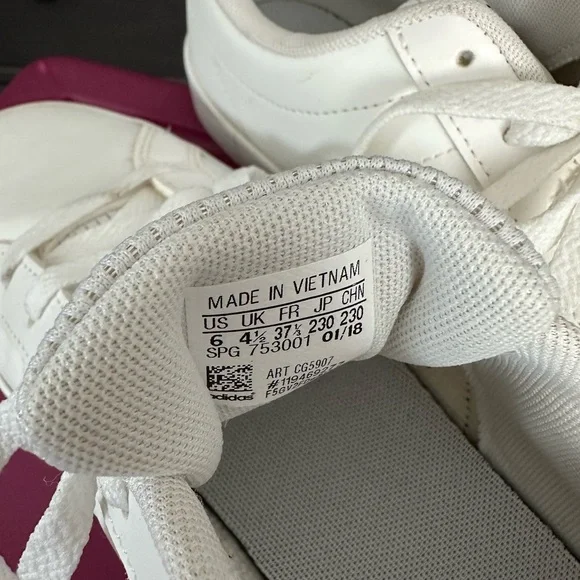 Adidas Classic White Sneakers - Picture 4 of 4